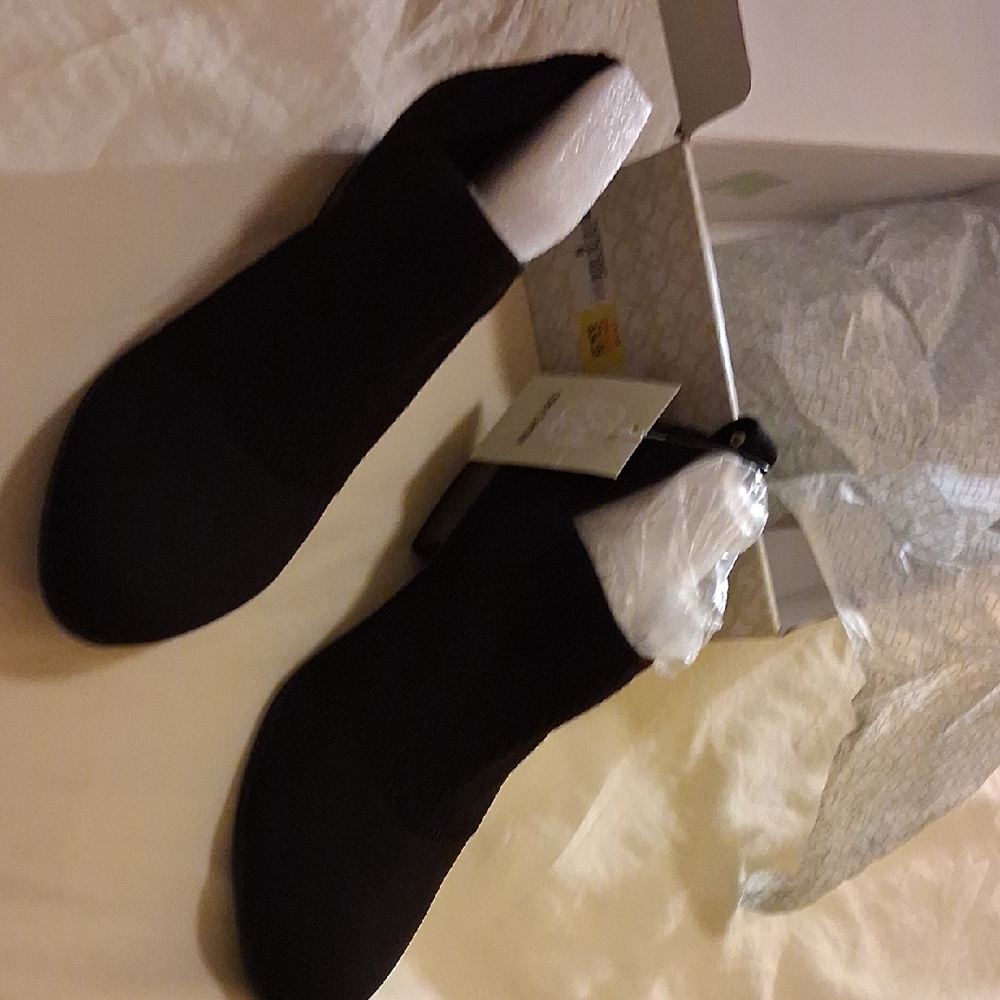 Daisy Fuentes Black Ankle Boots